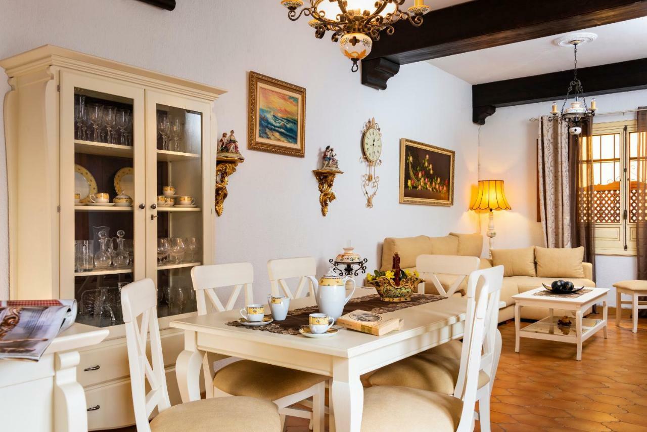 Hsh Suites Barrio Santa Cruz Séville Extérieur photo